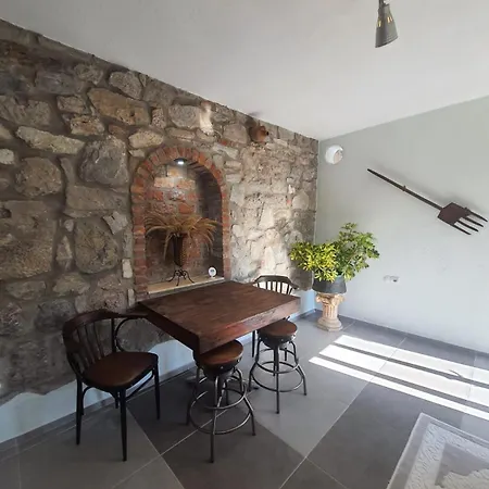 Karamese Tas Ev - Karamese Stone House * سلجوك