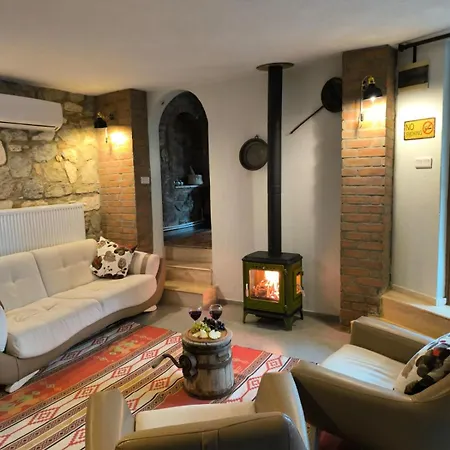 بيت للعطل Karamese Tas Ev - Karamese Stone House سلجوك